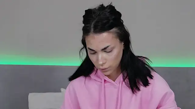 Snapshot of RachaelMils chatting on December 2025 03:44:02 AM RachaelMils online show from December 2025 03:44:02 AM