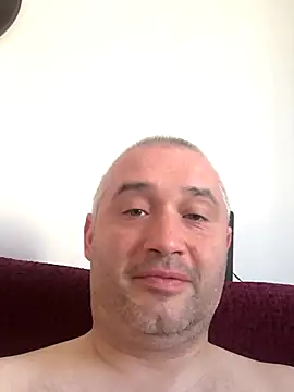 Olomoucak1982 online show from May 2026 03:39:02 PM