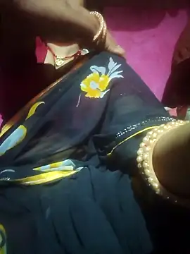 Your-shreya143 online show from April 2026 08:39:01 PM