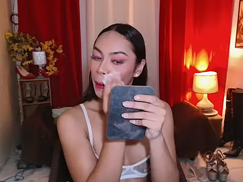 Snapshot of kylieEmparado chatting on June 2026 02:24:02 AM kylieEmparado online show from June 2026 02:24:02 AM