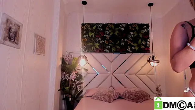 Snapshot of Lolaliips chatting on December 2025 12:20:01 PM Lolaliips online show from December 2025 12:20:01 PM