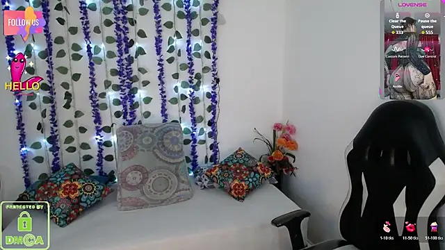 Mia Duque1999 online show from April 2026 07:22:01 PM