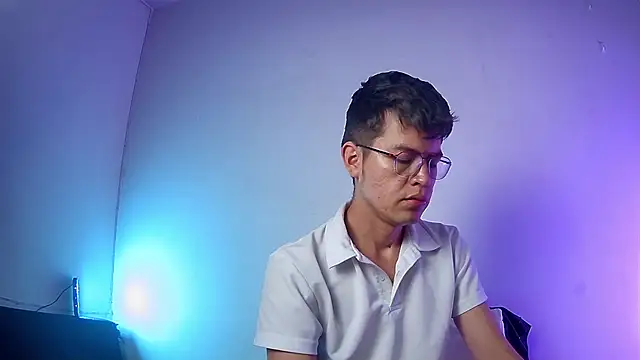 nicolatinboy online show from February 2026 09:14:02 PM