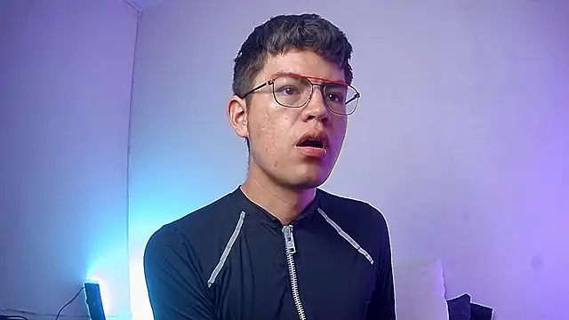 nicolatinboy online show from February 2026 09:04:01 PM