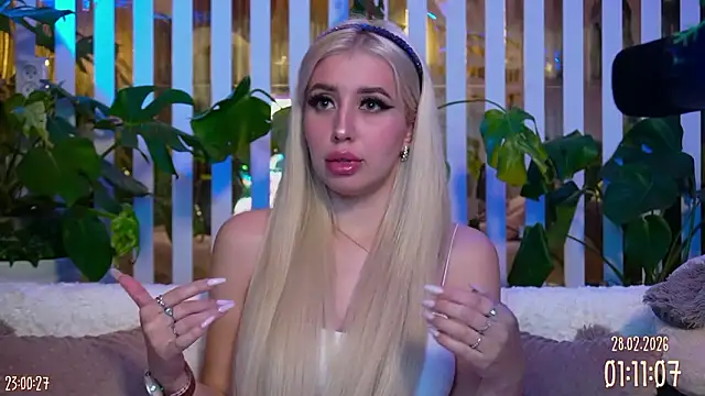 Snapshot of FlowweerGirl chatting on February 2026 07:59:02 PM FlowweerGirl online show from February 2026 07:59:02 PM