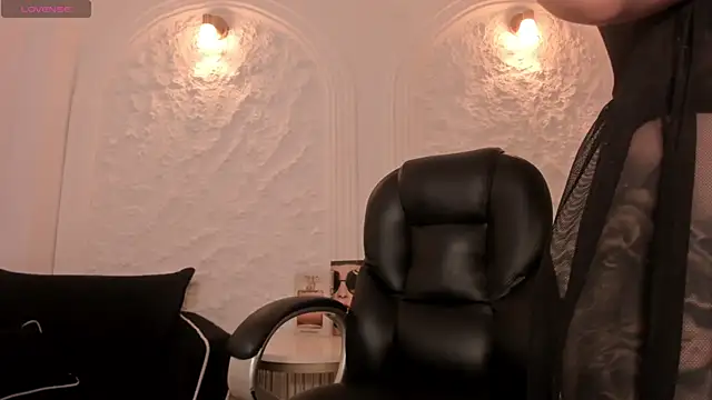 MadisonKane online show from April 2026 11:18:02 AM