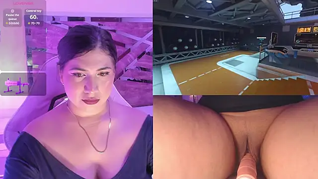 CloeMoon online show from December 2025 05:03:02 AM