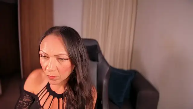 Cleoember  online show from January 2026 12:02:01 AM