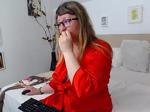 Snapshot of OlgaPavlova chatting on May 2026 02:01:02 PM OlgaPavlova online show from May 2026 02:01:02 PM