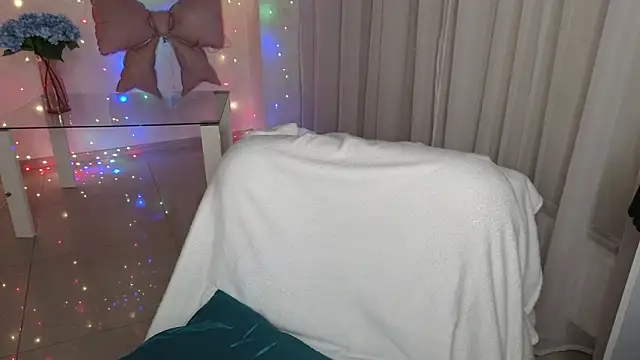 Deborah lowe online show from February 2026 04:13:01 PM