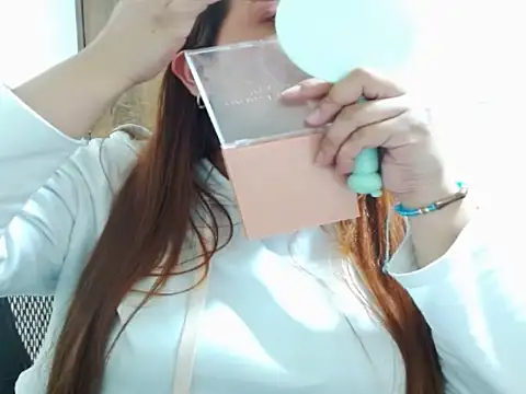 Snapshot of Ammy_pearsn chatting on December 2025 07:07:01 PM Ammy pearsn online show from December 2025 07:07:01 PM