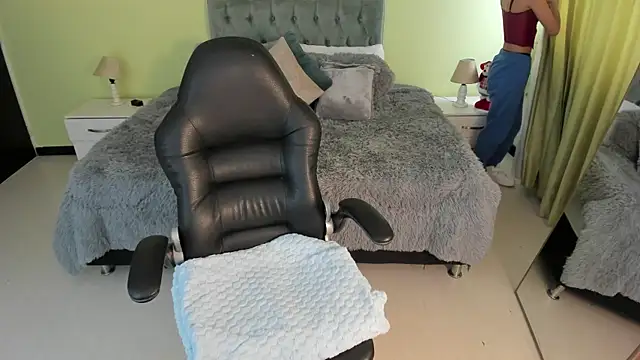 Celeste Rous   online show from December 2025 12:43:01 PM