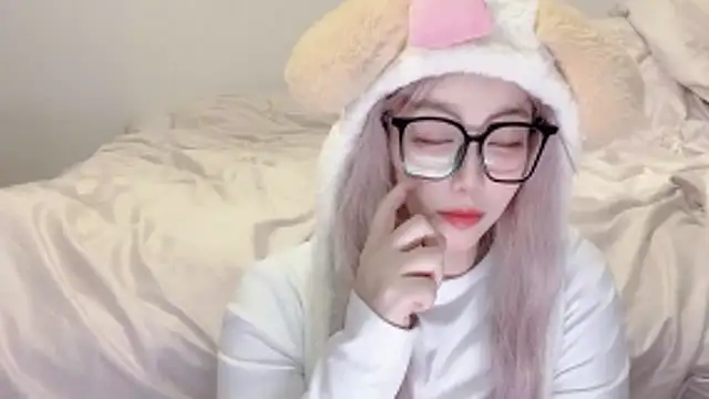 fayebabe online show from December 2025 12:53:02 PM