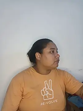 Snapshot of VaneandRossy chatting on May 2026 10:40:01 PM VaneandRossy online show from May 2026 10:40:01 PM