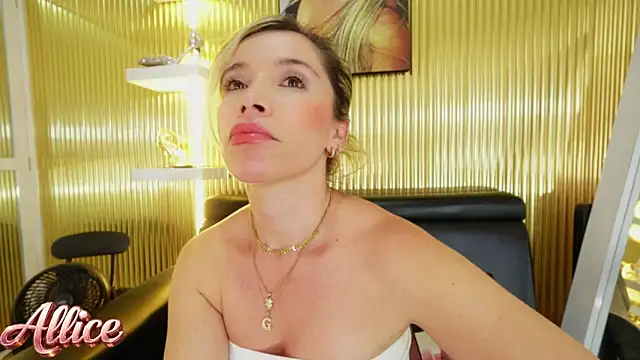 Allice mommy online show from February 2026 07:20:01 PM