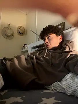 Snapshot of hungspanishtwink chatting on January 2026 09:18:02 PM hungspanishtwink online show from January 2026 09:18:02 PM