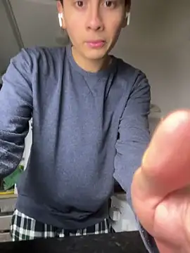 Snapshot of hungspanishtwink chatting on February 2026 10:30:01 PM hungspanishtwink online show from February 2026 10:30:01 PM