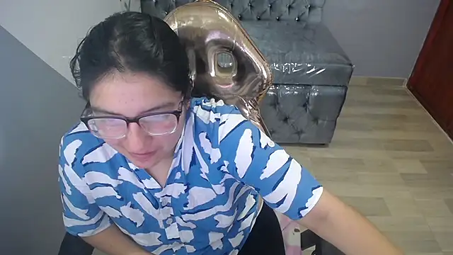 eva smit t online show from February 2026 02:53:01 AM