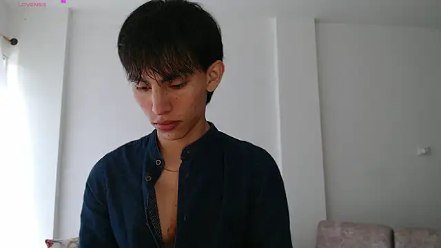 Snapshot of andrew_courtzz chatting on December 2025 07:07:01 PM andrew courtzz online show from December 2025 07:07:01 PM