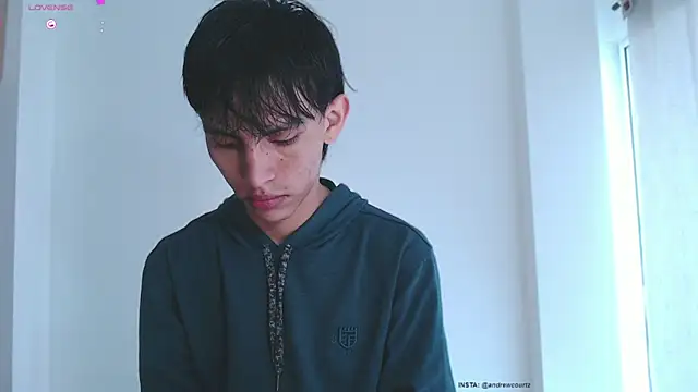 andrew courtzz online show from December 2025 07:31:02 PM