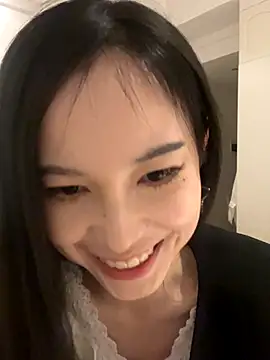 Snapshot of DD-52 chatting on December 2025 11:36:02 AM DD-52 online show from December 2025 11:36:02 AM