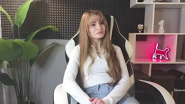 Snapshot of LyriaVespera chatting on February 2026 09:08:02 AM LyriaVespera online show from February 2026 09:08:02 AM