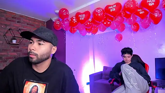 HotThreesoome online show from February 2026 12:12:01 PM