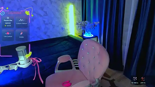 moon siren online show from February 2026 04:07:02 PM