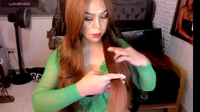 Snapshot of UrVirtualLover chatting on October 2025 10:38:02 AM UrVirtualLover online show from October 2025 10:38:02 AM