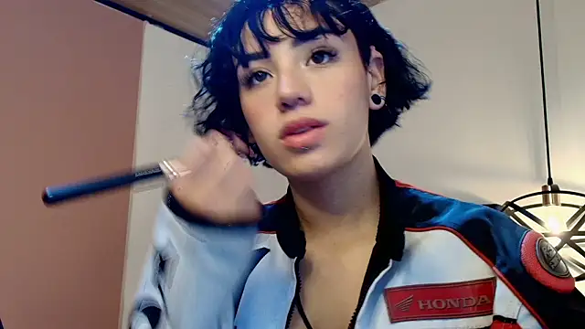 Kiara Fox   online show from February 2026 05:27:01 PM