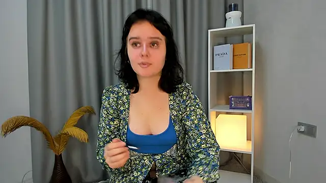 Snapshot of TracyLilith chatting on December 2025 01:49:02 PM TracyLilith online show from December 2025 01:49:02 PM