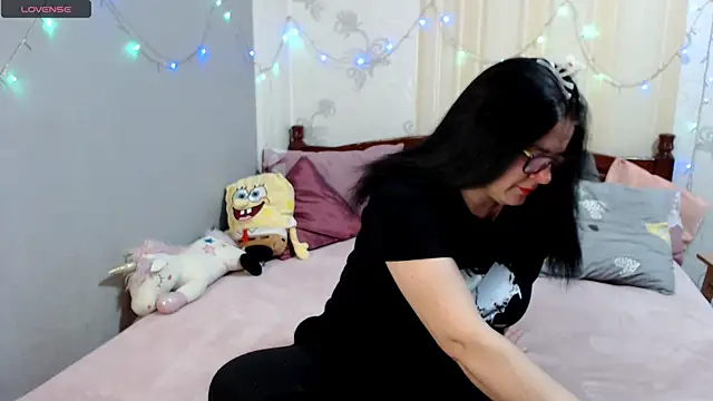 Snapshot of SashaBond chatting on December 2025 08:08:01 AM SashaBond online show from December 2025 08:08:01 AM