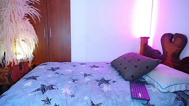 Snapshot of mishelolaya_ chatting on December 2025 11:20:01 PM mishelolaya online show from December 2025 11:20:01 PM