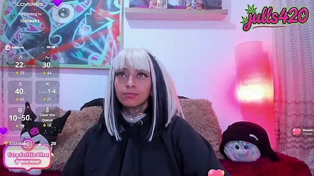 Julls420  online show from July 2026 10:23:01 AM