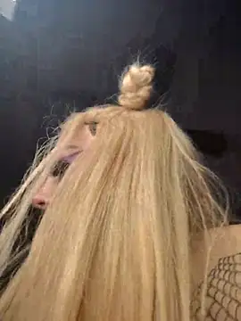 Snapshot of SpiderRose chatting on December 2025 06:07:02 AM SpiderRose online show from December 2025 06:07:02 AM