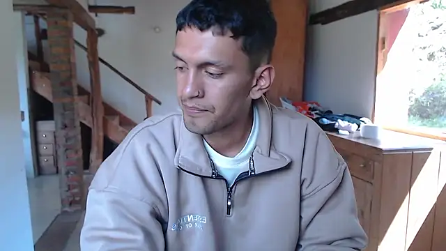 Snapshot of andrewsiilvaa chatting on December 2025 03:50:02 PM andrewsiilvaa online show from December 2025 03:50:02 PM