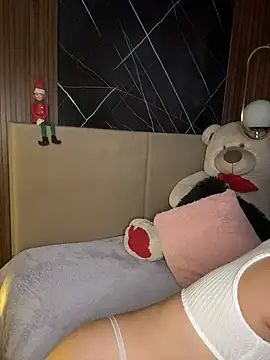 Snapshot of ValentinaEliot chatting on December 2025 01:10:01 AM ValentinaEliot online show from December 2025 01:10:01 AM