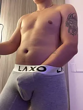 Goldenknight33 online show from April 2026 01:38:01 PM