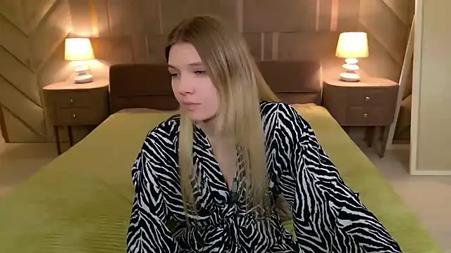 Vivien Hans online show from March 2026 03:42:02 AM