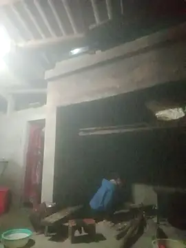 Snapshot of Amiluli chatting on December 2025 11:21:01 PM Amiluli online show from December 2025 11:21:01 PM