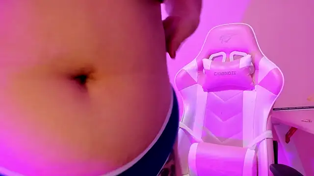 Snapshot of NaomySakura chatting on December 2025 06:23:01 PM NaomySakura online show from December 2025 06:23:01 PM