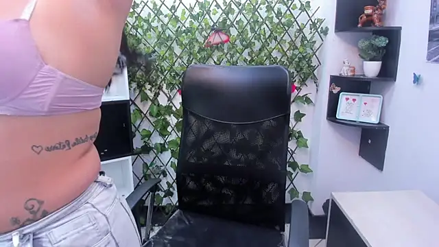 sophi hardd  online show from February 2026 01:55:01 PM