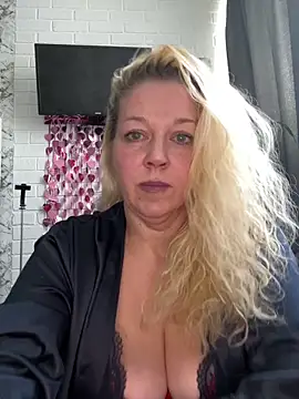 JenniferCarmen online show from February 2026 08:01:02 AM