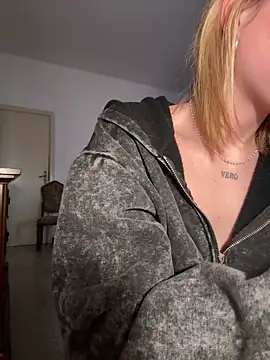 Snapshot of Babygirl537 chatting on December 2025 02:00:02 PM Babygirl537 online show from December 2025 02:00:02 PM