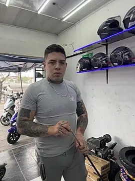 Snapshot of Marlokeo69 chatting on December 2025 05:39:02 PM Marlokeo69 online show from December 2025 05:39:02 PM