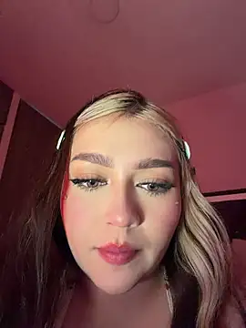 Daniela ruizz online show from July 2026 04:00:01 PM