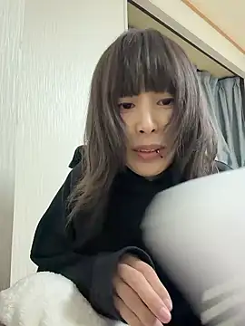 Snapshot of M_Lize chatting on December 2025 11:37:01 AM M Lize online show from December 2025 11:37:01 AM