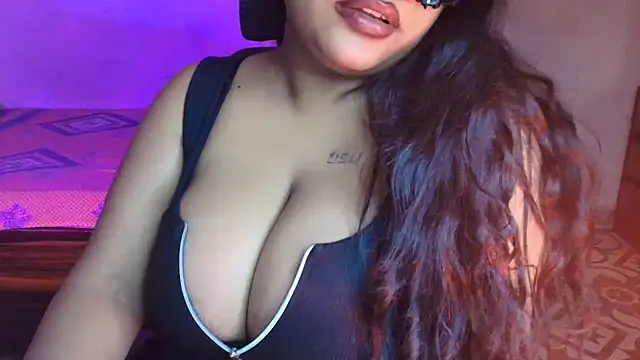 HEZALNUT online show from June 2026 03:51:02 PM