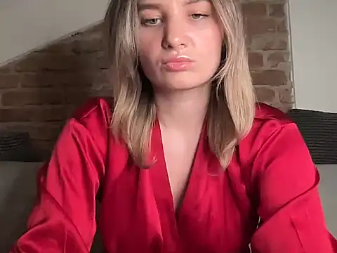 Snapshot of Heiva01 chatting on December 2025 05:07:02 PM Heiva01 online show from December 2025 05:07:02 PM