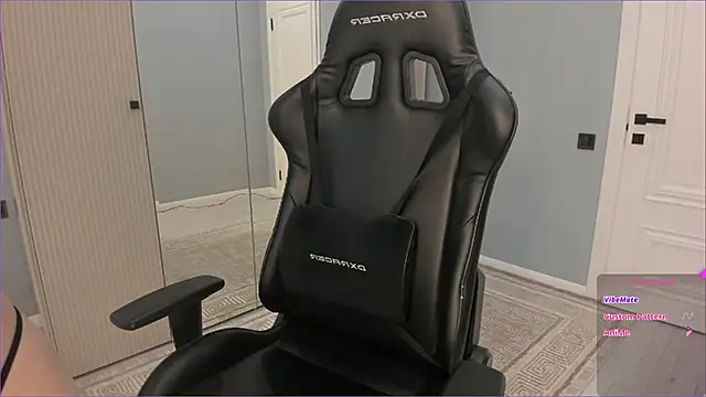 lovelymikky online show from April 2026 03:40:02 AM